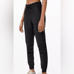 Lululemon Beyond the Studio Jogger Black Size 8